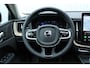 Volvo XC60 2.0 T6 Plug-in hybrid AWD Ultra Dark Luchtvering | Head-up display | Google services | Rondomzicht camera | Panoramadak | Harman/Kardon premium audio | Semi elektrische trekhaak |  Geheugenfunctie stoelen voorzijde | Verwarmde stoelen voor/achter en stuurwiel