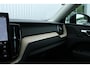 Volvo XC60 2.0 T6 Plug-in hybrid AWD Ultra Dark Luchtvering | Head-up display | Google services | Rondomzicht camera | Panoramadak | Harman/Kardon premium audio | Semi elektrische trekhaak |  Geheugenfunctie stoelen voorzijde | Verwarmde stoelen voor/achter en stuurwiel