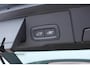 Volvo XC60 2.0 T6 Plug-in hybrid AWD Ultra Dark Luchtvering | Head-up display | Google services | Rondomzicht camera | Panoramadak | Harman/Kardon premium audio | Semi elektrische trekhaak |  Geheugenfunctie stoelen voorzijde | Verwarmde stoelen voor/achter en stuurwiel
