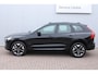 Volvo XC60 2.0 T6 Plug-in hybrid AWD Ultra Dark Luchtvering | Head-up display | Google services | Rondomzicht camera | Panoramadak | Harman/Kardon premium audio | Semi elektrische trekhaak |  Geheugenfunctie stoelen voorzijde | Verwarmde stoelen voor/achter en stuurwiel