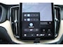 Volvo XC60 2.0 T6 Plug-in hybrid AWD Ultra Dark Luchtvering | Head-up display | Google services | Rondomzicht camera | Panoramadak | Harman/Kardon premium audio | Semi elektrische trekhaak |  Geheugenfunctie stoelen voorzijde | Verwarmde stoelen voor/achter en stuurwiel