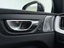Volvo XC60 T6 350pk AWD Ultra Dark / Luchtvering / Bowers en Wilkins audio / Navy Herringbone bekleding / HUD / Panorama dak /