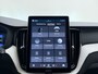 Volvo XC60 T6 350pk AWD Ultra Dark / Luchtvering / Bowers en Wilkins audio / Navy Herringbone bekleding / HUD / Panorama dak /