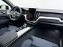 Volvo XC60 T6 350pk AWD Ultra Dark / Luchtvering / Bowers en Wilkins audio / Navy Herringbone bekleding / HUD / Panorama dak /
