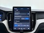 Volvo XC60 T6 350pk AWD Ultra Dark / Luchtvering / Bowers en Wilkins audio / Navy Herringbone bekleding / HUD / Panorama dak /