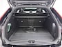 Volvo XC60 T6 350pk AWD Ultra Dark / Luchtvering / Bowers en Wilkins audio / Navy Herringbone bekleding / HUD / Panorama dak /