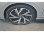 Volkswagen Golf 1.5 eTSI 3X R-LINE navi pano camera 18 inch 150 pk !!