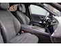 Mercedes-Benz E-klasse 400 e 4MATIC AMG Line | Luchtvering | Achterasbesturing | Hyperscreen | Distronic+ | Trekhaak | Digital Light | HUD | Burmester | Achterbank Verwarmd |3D-Display |