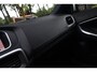 Volvo V40 2.0 T4 Business Sport Aut. | R-design | Camera | Lichtmetaal | Leer | PDC | Stoelverwarming | Nette staat | NL. Auto |