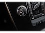 Volvo V40 2.0 T4 Business Sport Aut. | R-design | Camera | Lichtmetaal | Leer | PDC | Stoelverwarming | Nette staat | NL. Auto |