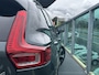 Volvo XC40 2.0 B4 Plus Dark Mild hybrid, Automaat, Trekhaak semi elektrisch wegklapbaar, 19 inch wielen met all-season banden, Verwarmde voorruit, Stoel- en stuurwielverwarming