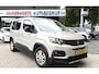 Peugeot Rifter 110 Pk Benzine * GT-Line * Super Netjes * KSV-71-P * Navigatie * Panoramadak * Trekhaak * Stoelverwarming * Keyless Entry & Start * Climate & Cruise Control * L.M. Velgen * Vingerhoets; Vierde Generatie Eersteklas Service. Al meer dan 100 jaar een begrip in de Brabantse Kempen.