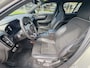 Volvo XC40 P8 AWD 408PK R-Design | SoH 91% | BLIS | PDC V+A | Elektr. Kofferklep | Stoel/Stuur verwarm. | Camera Achter | Carplay |