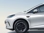 BYD DOLPHIN G 1.5L DM-i Boost | 105km Elektrisch actieradius | Skiing White | Camera | Stoel en Stuurverwarming | Keyless |
