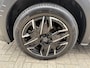 Peugeot 3008 1.2 Hybrid 145 PK GT | Meest Complete Uitvoering | Elektrische Achterklep | Stoel- & Stuurwielverwarming | Navigatie | Keyless Entry | Camera | Parkeersensoren | Full LED Matrix verlichting | Adaptieve Cruise Control | Draadloze Apple Carplay & Android Auto | 19" Lichtmetalen Velgen |