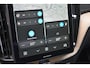 Volvo XC60 T6 Plug-in Hybrid Ultra Dark | Luchtvering | Trekhaak | Verwarmbare voorstoelen en achterbank | Premium audio by Harman Kardon | Keyless | Verwarmbaar stuurwiel |