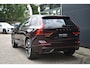 Volvo XC60 T6 Plug-in Hybrid Ultra Dark | Luchtvering | Trekhaak | Verwarmbare voorstoelen en achterbank | Premium audio by Harman Kardon | Keyless | Verwarmbaar stuurwiel |