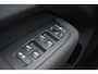 Volvo XC60 T6 Plug-in Hybrid Ultra Dark | Luchtvering | Trekhaak | Verwarmbare voorstoelen en achterbank | Premium audio by Harman Kardon | Keyless | Verwarmbaar stuurwiel |
