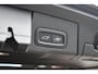 Volvo XC60 T6 Plug-in Hybrid Ultra Dark | Luchtvering | Trekhaak | Verwarmbare voorstoelen en achterbank | Premium audio by Harman Kardon | Keyless | Verwarmbaar stuurwiel |