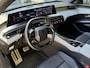 Peugeot 5008 Benzine + Hybride 145 * Automaat * GT * Navigatie * Keyless Start * L.M. Velgen * Achteruitrij Camera * 7-Persoons * Full Led * 1/2 Lederen Interieur * Vingerhoets; Vierde Generatie Eersteklas Service. Al meer dan 100 jaar een begrip in de Brabantse Kempen.