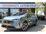 Peugeot 5008 Benzine + Hybride 145 * Automaat * GT * Navigatie * Keyless Start * L.M. Velgen * Achteruitrij Camera * 7-Persoons * Full Led * 1/2 Lederen Interieur * Vingerhoets; Vierde Generatie Eersteklas Service. Al meer dan 100 jaar een begrip in de Brabantse Kempen.