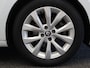 Renault Clio E-Tech Hybrid 140pk Intens | Cruise control | Climate control | Achteruitrijcamera | Navigatie | Apple carplay / Android auto |