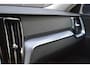 Volvo V60 2.0 B3 Momentum Business | Adaptive Cruise Control | Pilot Assist | Achteruitrijcamera | Parkeersensoren voor én achter | 17' lichtmetalen velgen | Lederen bekleding