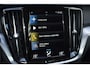 Volvo V60 2.0 B3 Momentum Business | Adaptive Cruise Control | Pilot Assist | Achteruitrijcamera | Parkeersensoren voor én achter | 17' lichtmetalen velgen | Lederen bekleding