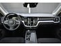 Volvo V60 2.0 B3 Momentum Business | Adaptive Cruise Control | Pilot Assist | Achteruitrijcamera | Parkeersensoren voor én achter | 17' lichtmetalen velgen | Lederen bekleding