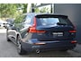 Volvo V60 2.0 B3 Momentum Business | Adaptive Cruise Control | Pilot Assist | Achteruitrijcamera | Parkeersensoren voor én achter | 17' lichtmetalen velgen | Lederen bekleding