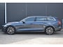 Volvo V60 2.0 B3 Momentum Business | Adaptive Cruise Control | Pilot Assist | Achteruitrijcamera | Parkeersensoren voor én achter | 17' lichtmetalen velgen | Lederen bekleding