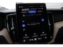Volvo XC60 2.0 T6 Plug-in hybrid AWD Ultra Dark | Voor- en achterbank verwarmd | Apple Carplay & Android Auto | Audio installatie premium | Bluetooth telefoonvoorbereiding | Cruise control adaptief met Stop&Go en stuurhulp | Electronic climate controle | Elektrisch glazen panorama-dak | Elektrisch verstelb. bestuurdersstoel met geheugen | Navigatiesysteem full map