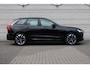 Volvo XC60 2.0 T6 Plug-in hybrid AWD Ultra Dark | Voor- en achterbank verwarmd | Apple Carplay & Android Auto | Audio installatie premium | Bluetooth telefoonvoorbereiding | Cruise control adaptief met Stop&Go en stuurhulp | Electronic climate controle | Elektrisch glazen panorama-dak | Elektrisch verstelb. bestuurdersstoel met geheugen | Navigatiesysteem full map