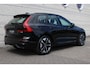Volvo XC60 2.0 T6 Plug-in hybrid AWD Ultra Dark | Voor- en achterbank verwarmd | Apple Carplay & Android Auto | Audio installatie premium | Bluetooth telefoonvoorbereiding | Cruise control adaptief met Stop&Go en stuurhulp | Electronic climate controle | Elektrisch glazen panorama-dak | Elektrisch verstelb. bestuurdersstoel met geheugen | Navigatiesysteem full map