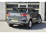 Volkswagen T-Roc 1.0 TSI Style Business BJ2021 Lmv 16" | Led V+A | Pdc | Navi | Trekhaak | Achteruitrijcamera | App-Connect | Climate control | Cruise control | Getint glas