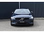 Volvo V60 2.0 B4 Plus Dark | Semi Elek. inklapbare trekhaak | Stoel-stuurwiel verwarming | Adaptieve cruise Controle met pilot assist | Blis blind spot informatie systeem | achteruitrij camera |