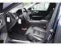 Volvo V60 2.0 B4 Plus Dark | Semi Elek. inklapbare trekhaak | Stoel-stuurwiel verwarming | Adaptieve cruise Controle met pilot assist | Blis blind spot informatie systeem | achteruitrij camera |