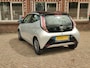 Toyota Aygo 1.0 VVT-i x-play Two tone color Airco Camara - RIJKLAAR -