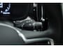 Volvo V60 T8 Recharge AWD R-Design | SOH 97,4% | Memory Seats | Elek. Trekhaak | Pilot Assist | Stoel- Stuurverw. | H&K Audio | Camera + PDC |