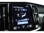 Volvo V60 T8 Recharge AWD R-Design | SOH 97,4% | Memory Seats | Elek. Trekhaak | Pilot Assist | Stoel- Stuurverw. | H&K Audio | Camera + PDC |