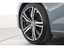 Volvo V60 T8 Recharge AWD R-Design | SOH 97,4% | Memory Seats | Elek. Trekhaak | Pilot Assist | Stoel- Stuurverw. | H&K Audio | Camera + PDC |