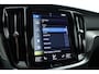 Volvo V60 T8 Recharge AWD R-Design | SOH 97,4% | Memory Seats | Elek. Trekhaak | Pilot Assist | Stoel- Stuurverw. | H&K Audio | Camera + PDC |