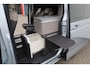 Volkswagen California 180KW-245PK, Hybride, Camper, Standkachel, Keuken met Koelkast, gaspit, stromend water, 230V, elektrisch hef dak, Luifel, slaapmogelijkheid 2 persoon bed, 4 zitplaatsen, watertank, handdouche, vele opberg mogelijkheden,