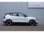 Volvo EX30 Single Motor Extended Range Plus 69 kWh | Stoelverwarming | Google Services | Achteruitrijcamera | Elektrisch bedienbare achterklep | Standkachel | Apple Carplay | Android Auto