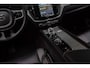 Volvo XC60 2.0 T6 Plug-in hybrid AWD HUD Panodak Leder Navi Camera Elektr. bedienbare achterklep Sfeerverlichting PDC LM velgen BTW auto! SPLINTERNIEUW!