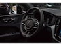 Volvo XC60 2.0 T6 Plug-in hybrid AWD HUD Panodak Leder Navi Camera Elektr. bedienbare achterklep Sfeerverlichting PDC LM velgen BTW auto! SPLINTERNIEUW!