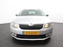 Skoda Octavia Combi 1.4 TSI Greentech Ambition Businessline Climate control Lichtmetalen velgen Parkeersensoren achter Navigatie Trekhaak Cruise control