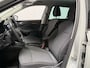 Skoda Kamiq 1.0 TSI Ambition / AUTOMAAT/ CAMERA/ PARK. SENSOREN/ ELEK. ACHTERKLEP/ VOORRUIT VERWARM./ CRYSTAL LIGHTING/ CRUISE/ STOELVERWARM./ SMARTLINK/ CLIMA/ DAB/ 17" LMV
