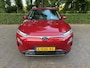 Hyundai Kona Electric Ev Premium 64 kWh SOH 97,7%/3 Fase Laden/Warmtepomp/Trekhaak/Acarplay/Navi/Garantie