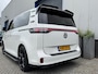 Volkswagen ID. Buzz 1st 77kWh | Red Accent pakket | IQ Light | 5 Persoons | 2x elektrisch schuifdeur | Trekhaak
